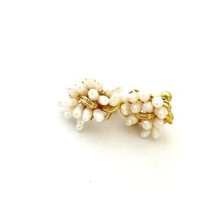 Vintage Freshwater Pearl and Gold Tone Screw back Clip On Earrings